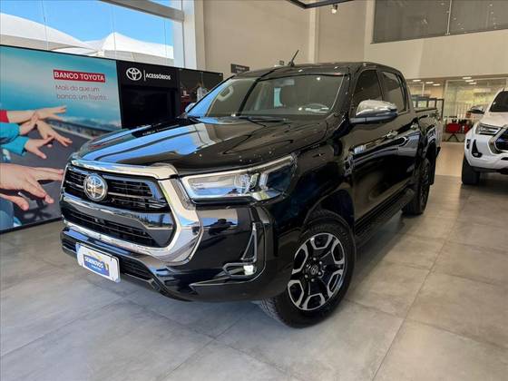 TOYOTA HILUX 2.8 D-4D TURBO DIESEL CD SRX 4X4 AUTOMÁTICO